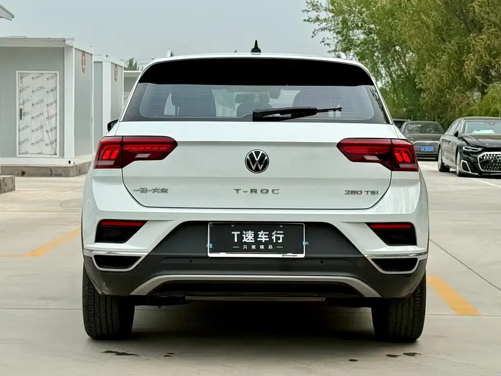 Volkswagen T-Roc — фото 6