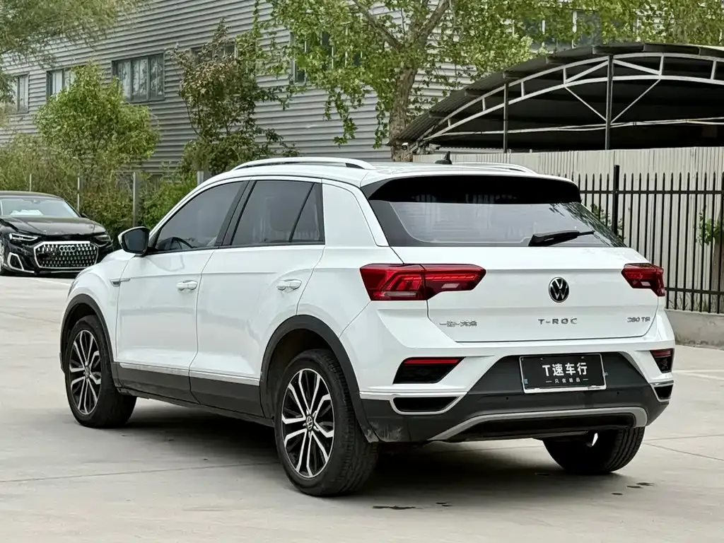 Volkswagen T-Roc — фото 7