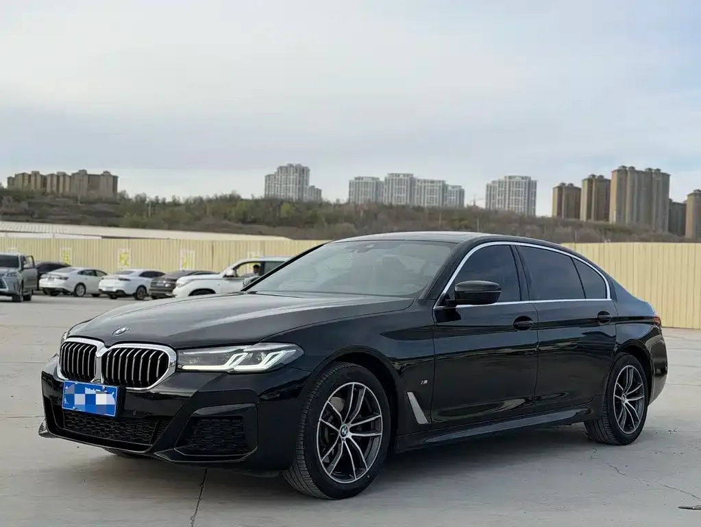 BMW 5 Series — фото 1