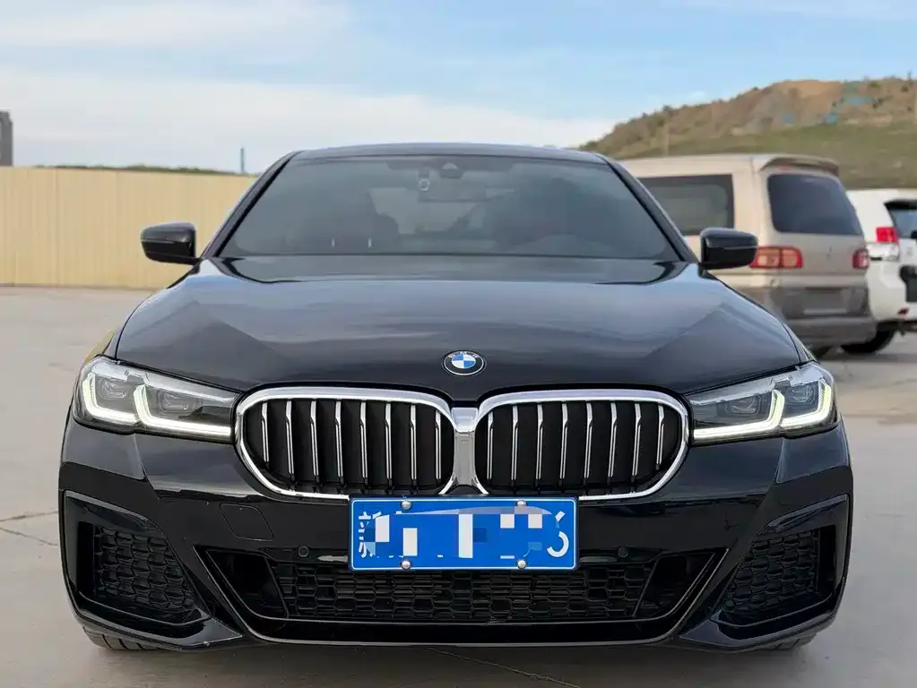 BMW 5 Series — фото 5