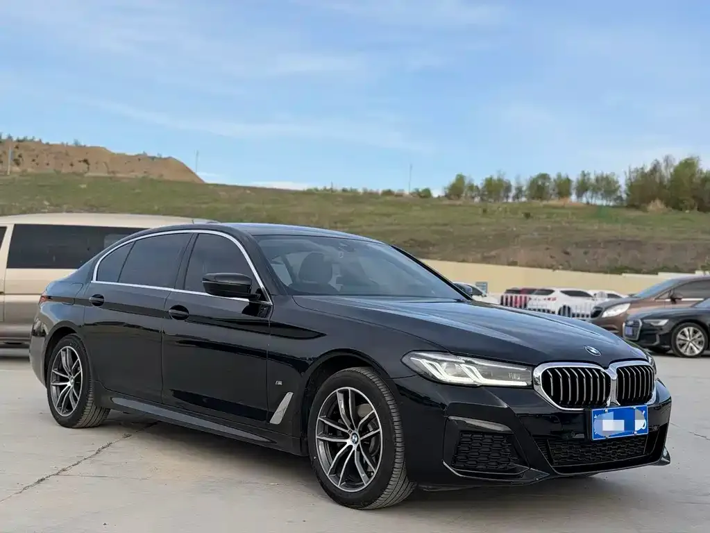 BMW 5 Series — фото 9