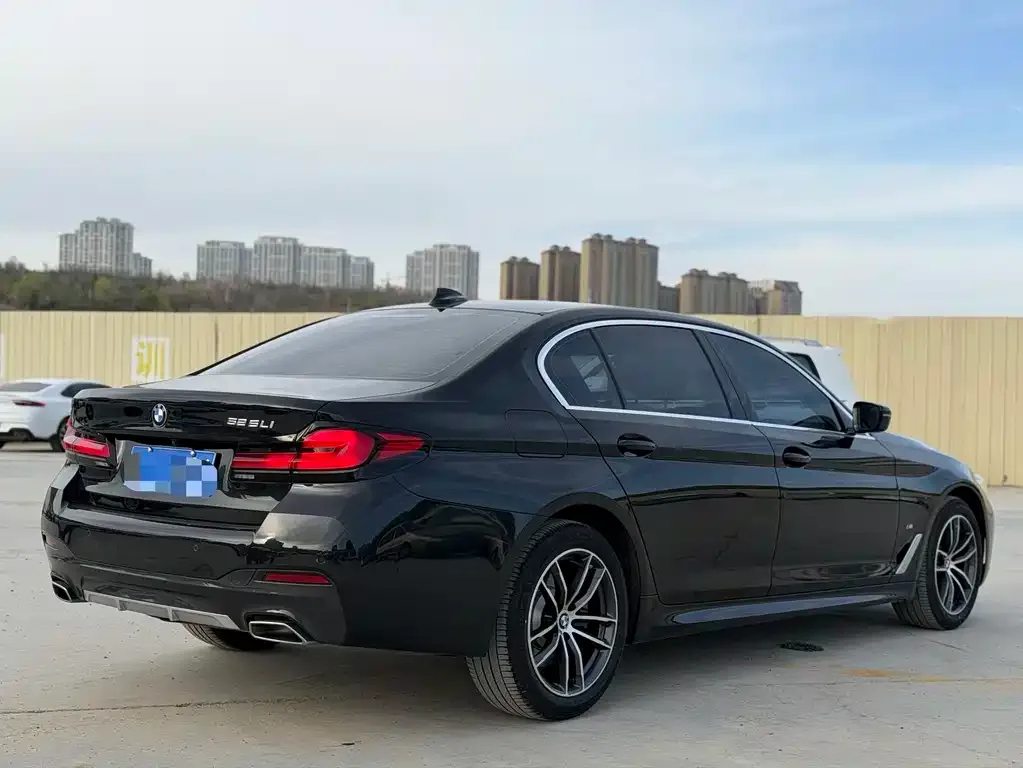 BMW 5 Series — фото 6