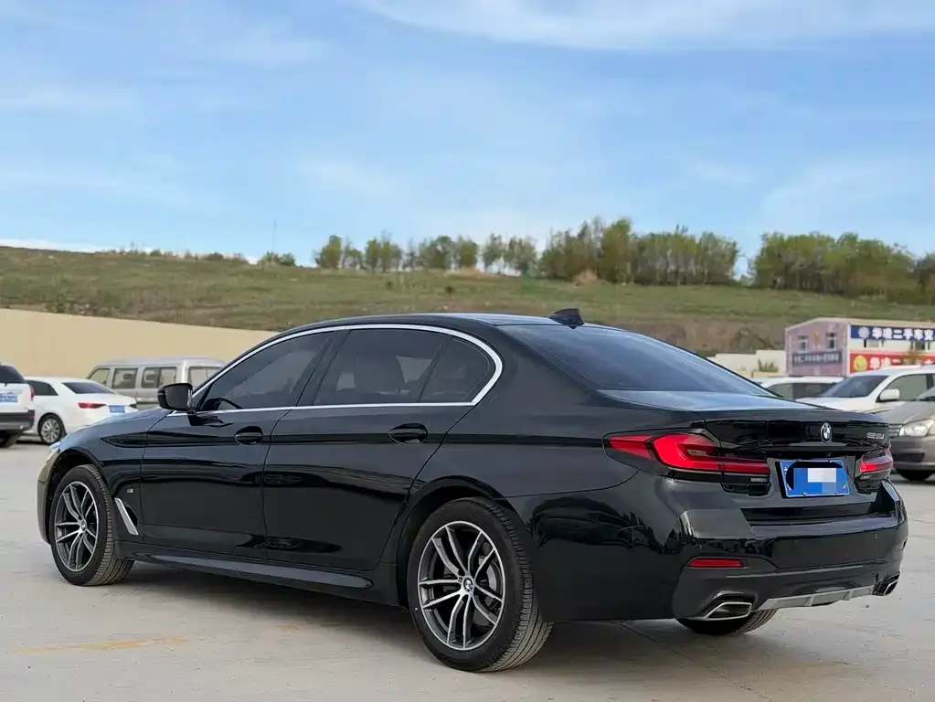 BMW 5 Series — фото 2