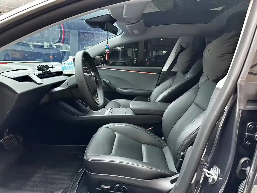 Tesla Model 3 — фото 3