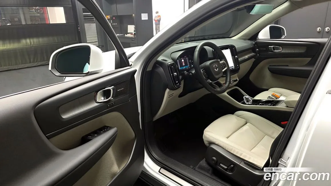 Volvo XC40 2024 из KR, фото 5