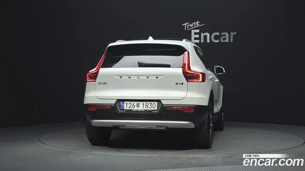 Volvo XC40 2024 из KR, фото 8