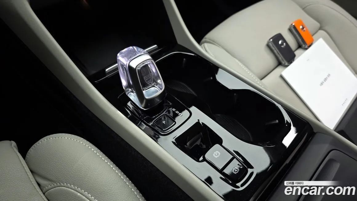 Volvo XC40 2024 из KR, фото 9