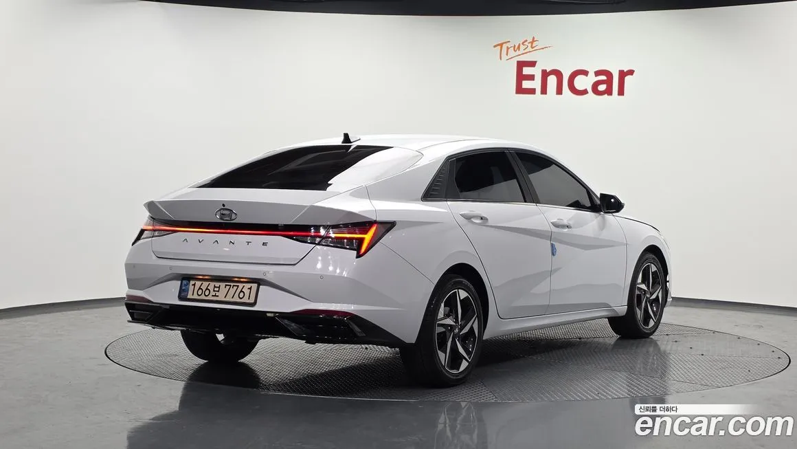Hyundai AVANTE — фото 3