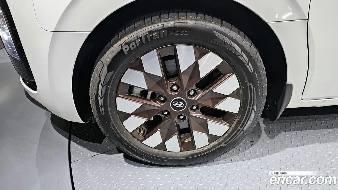 Hyundai Staria — фото 2