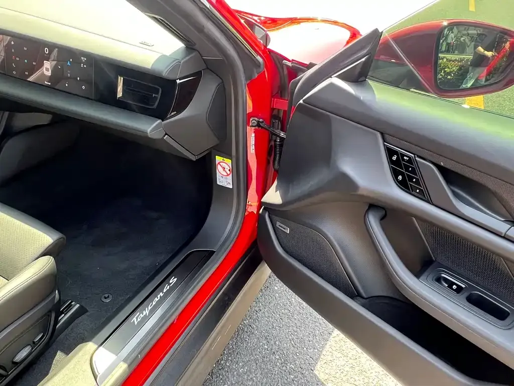 Porsche Taycan 2021 из CN, фото 7