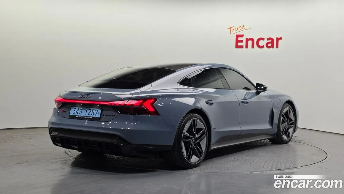 Audi RS e-tron GT 2023 из KR, фото 5