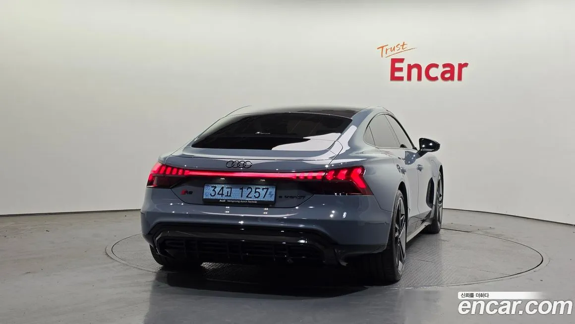 Audi RS e-tron GT 2023 из KR, фото 4