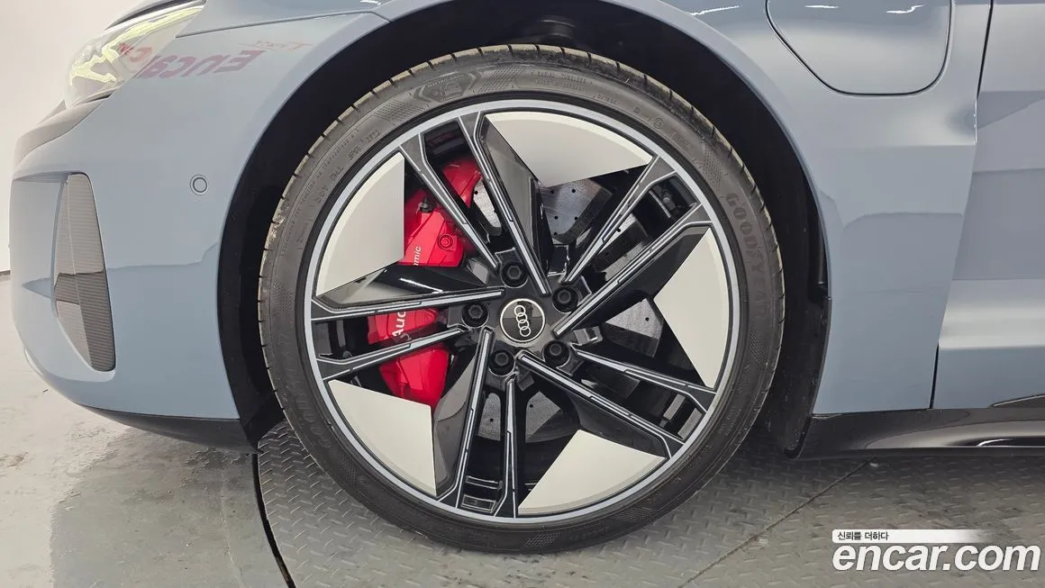 Audi RS e-tron GT 2023 из KR, фото 8