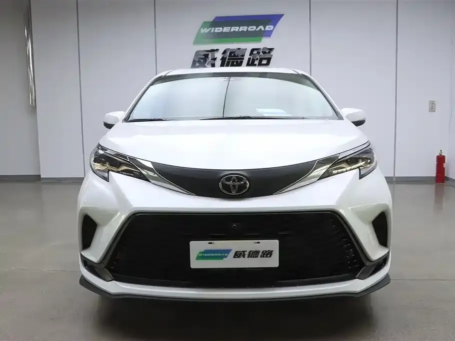 Toyota Granvia — фото 7