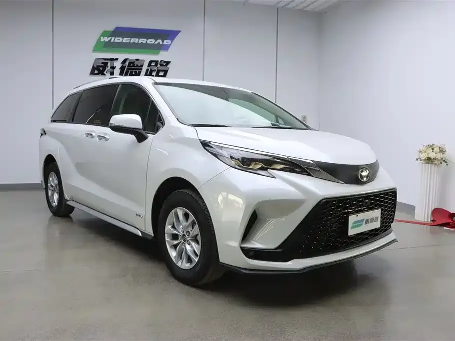Toyota Granvia — фото 10