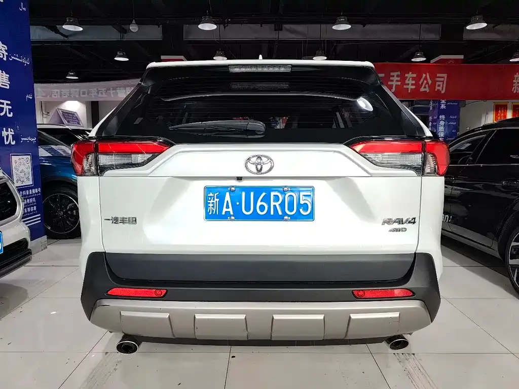 Toyota RAV4 — фото 4