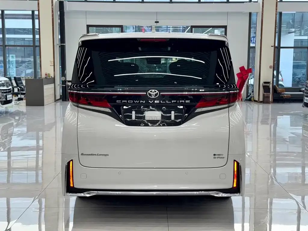 Toyota Vellfire — фото 8