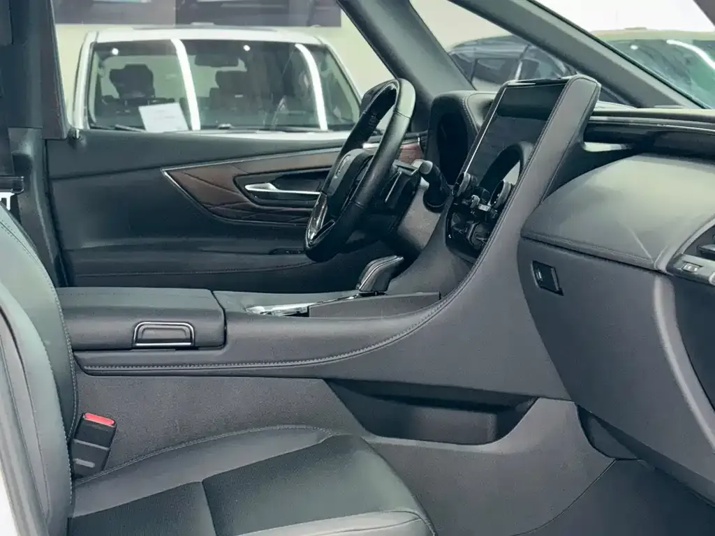 Toyota Vellfire — фото 9