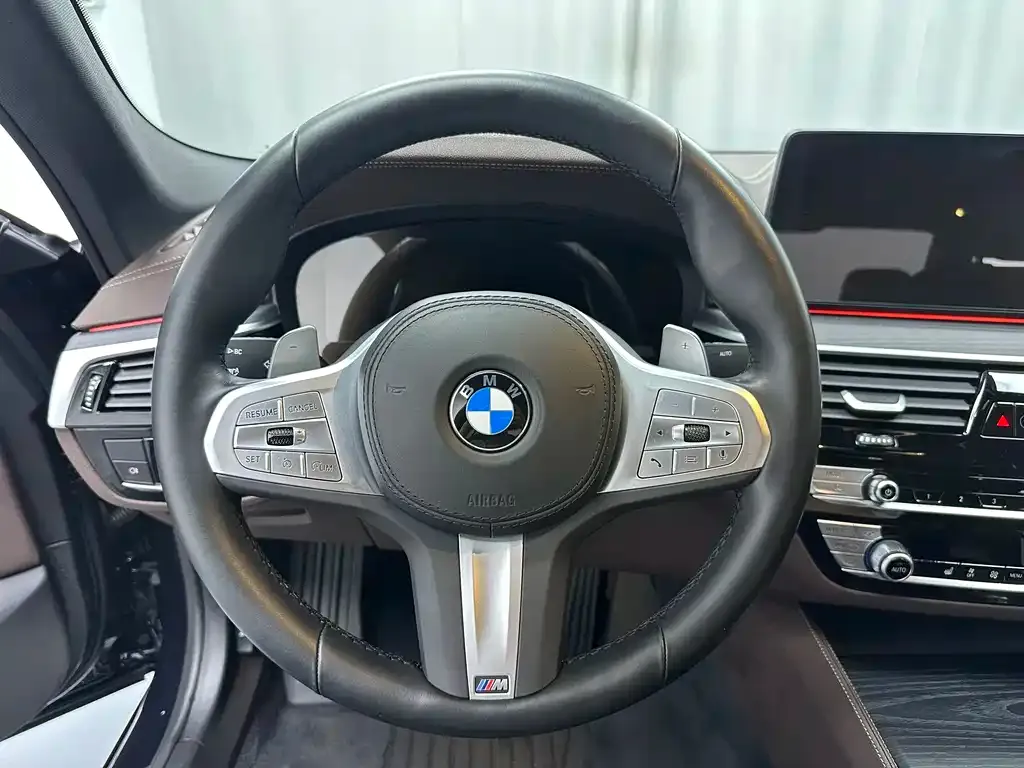 BMW 5 Series — фото 10