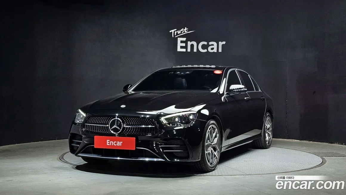 Mercedes-Benz E-Class — фото 1