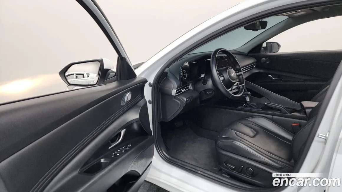 Hyundai AVANTE — фото 3