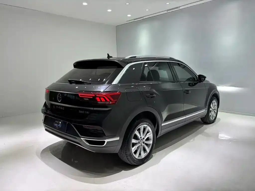 Volkswagen T-Roc — фото 2