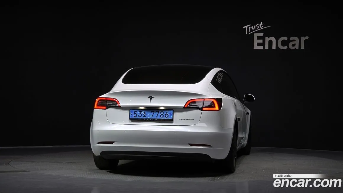Tesla Model 3 — фото 2
