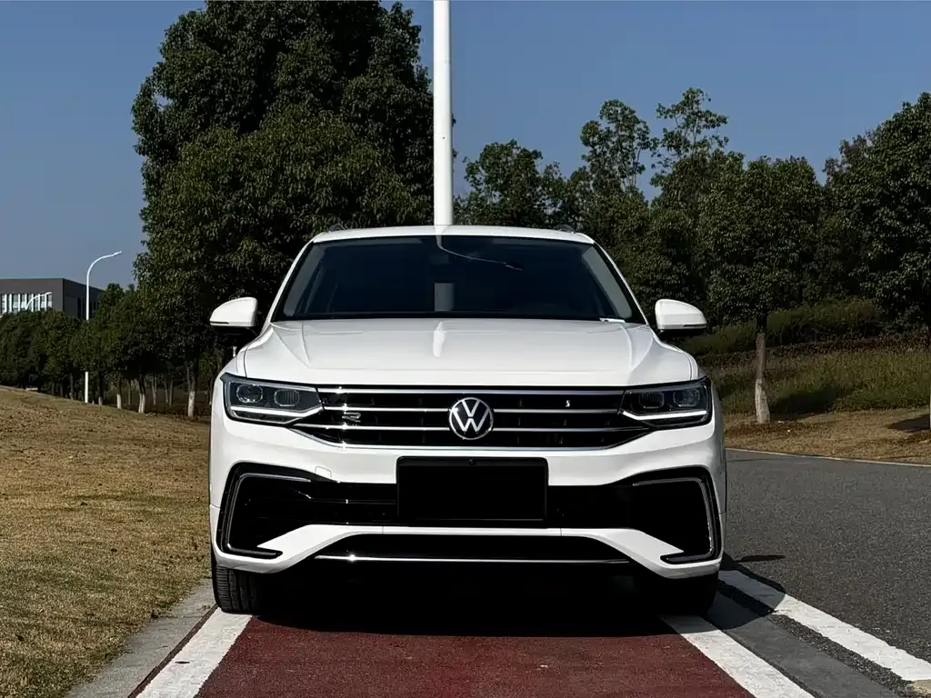 Volkswagen Tiguan L — фото 3