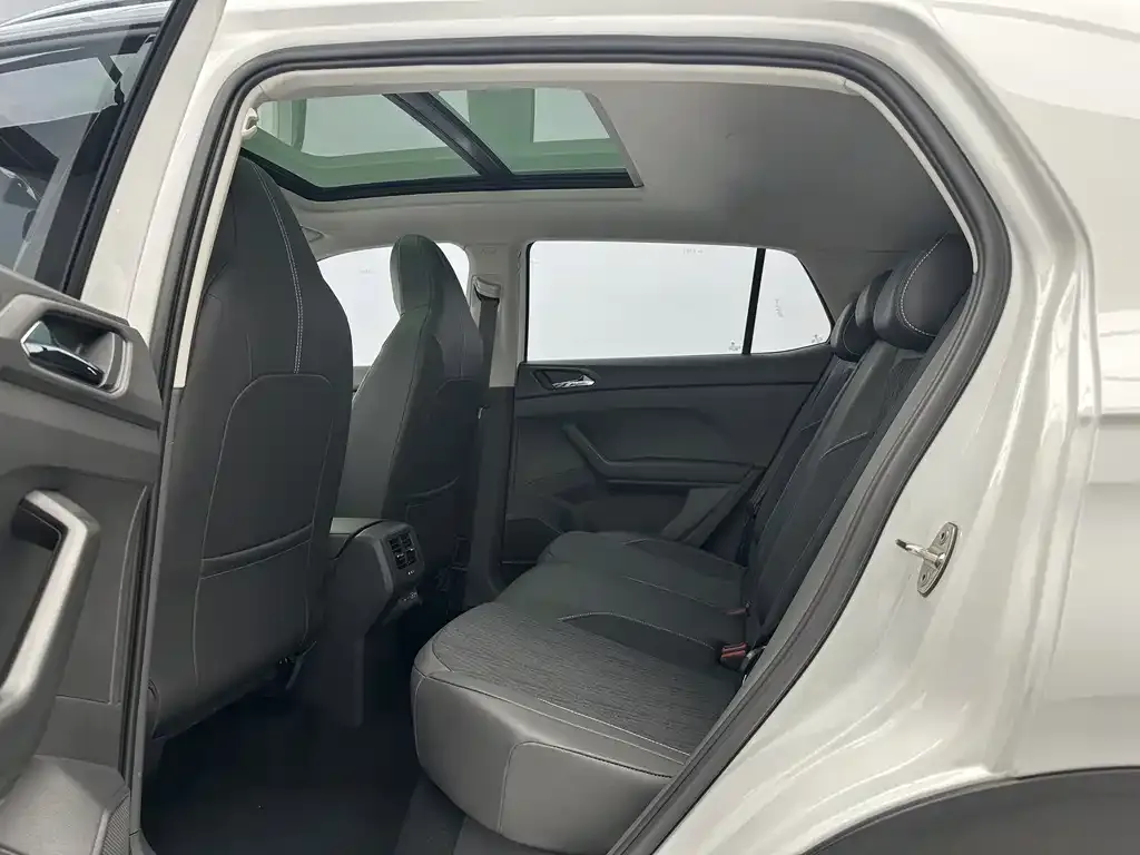 Volkswagen T-Cross 2023 из CN, фото 2