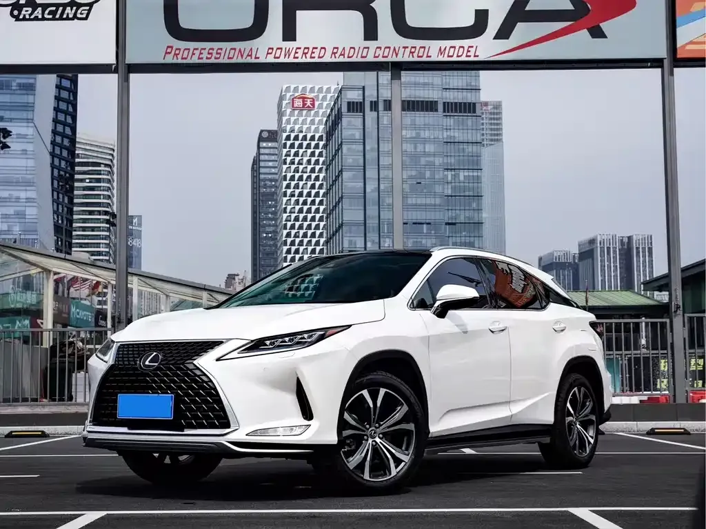 Lexus RX — фото 1