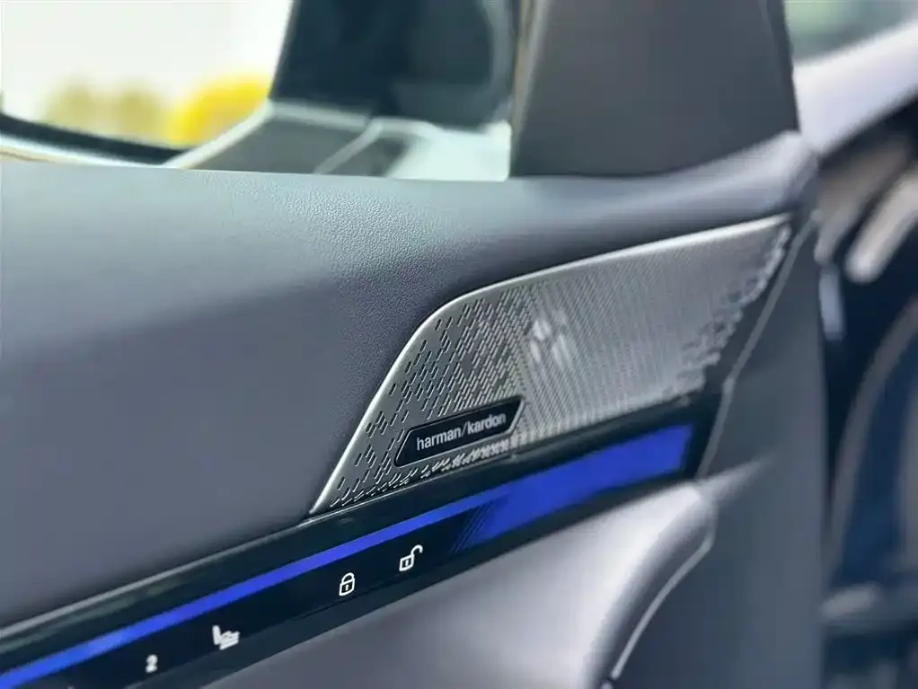 BMW i5 — фото 3