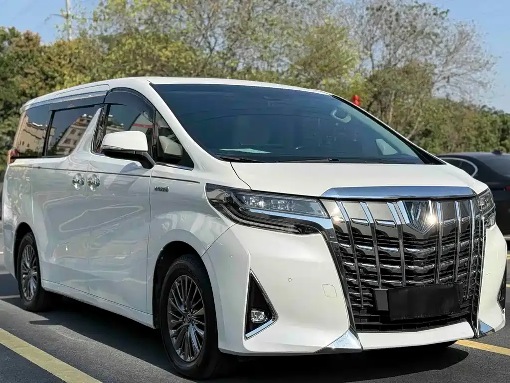 Toyota Alphard — фото 7