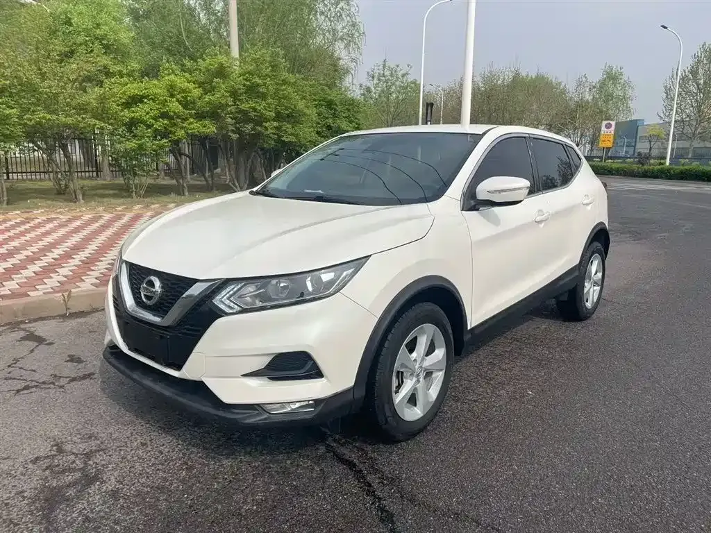 Nissan Qashqai — фото 1