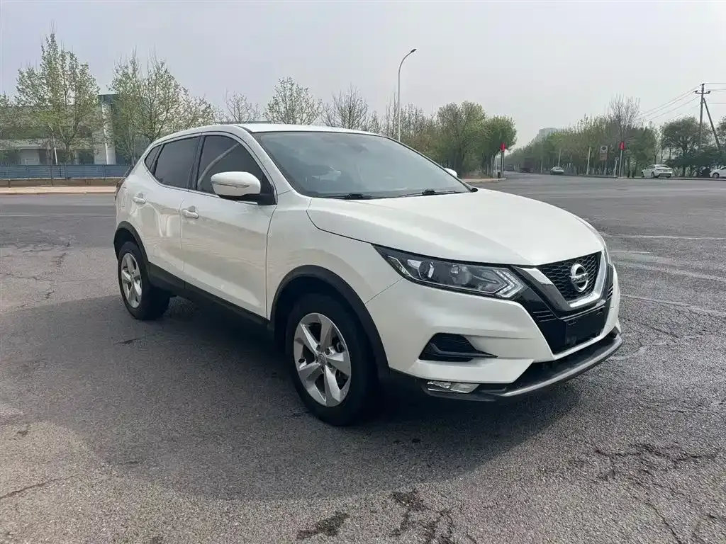 Nissan Qashqai — фото 4