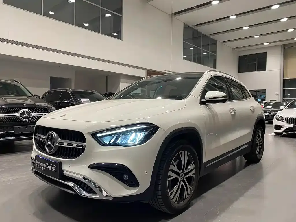 Mercedes-Benz GLA — фото 1