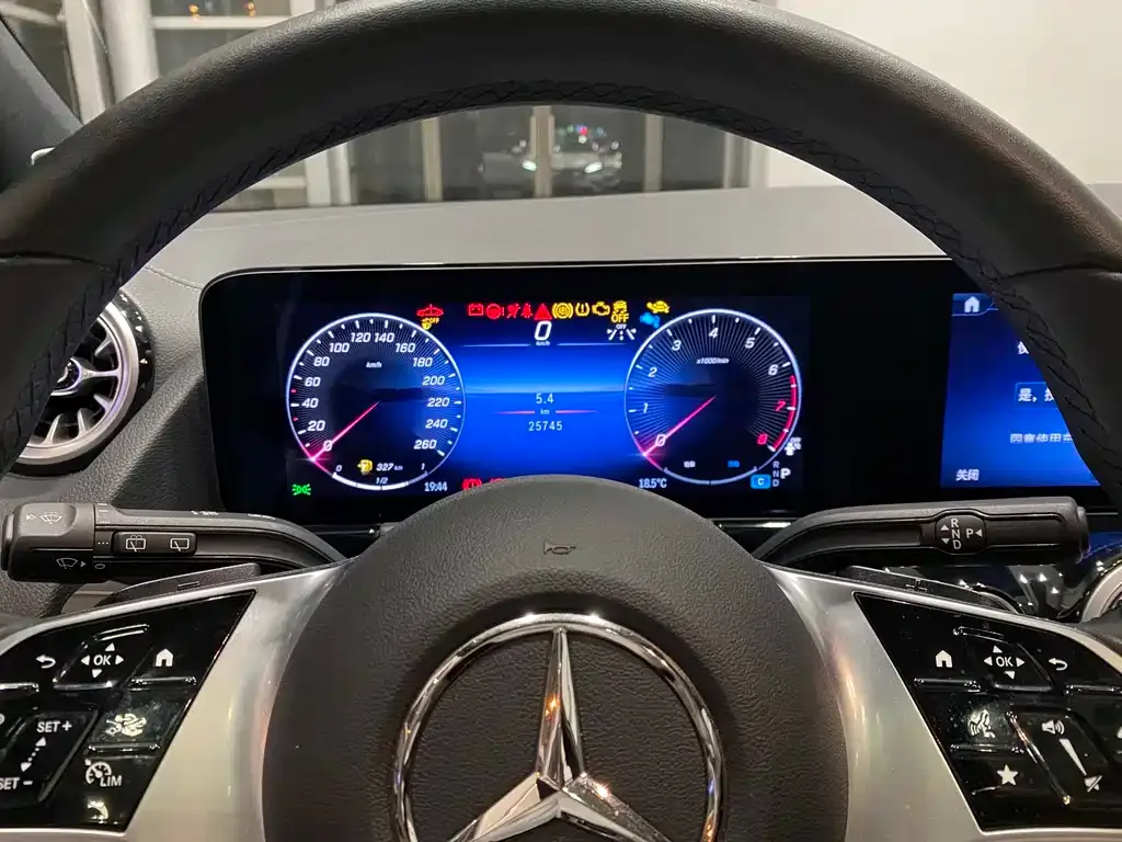 Mercedes-Benz GLA — фото 3
