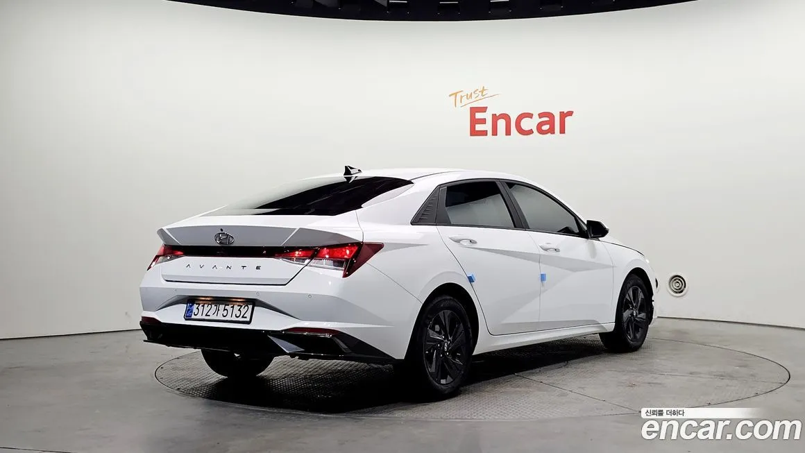 Hyundai AVANTE — фото 5