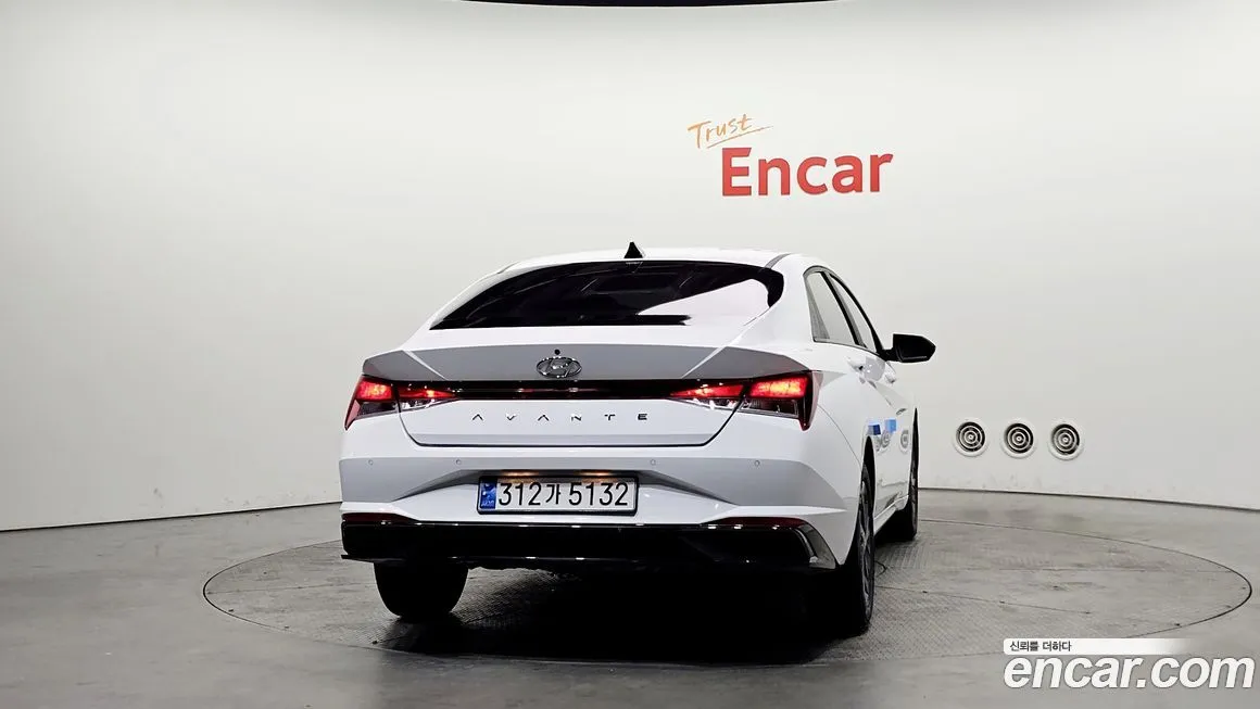 Hyundai AVANTE — фото 2