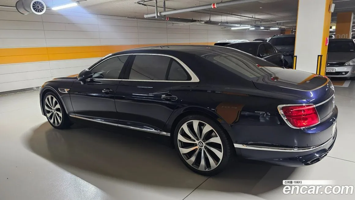 Bentley Flying Spur 2022 из KR, фото 8