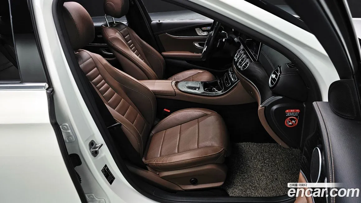 Mercedes-Benz E-Class 2023 из KR, фото 8