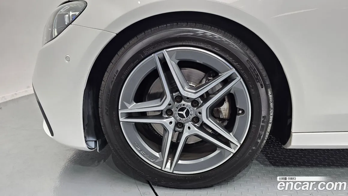 Mercedes-Benz E-Class 2023 из KR, фото 5