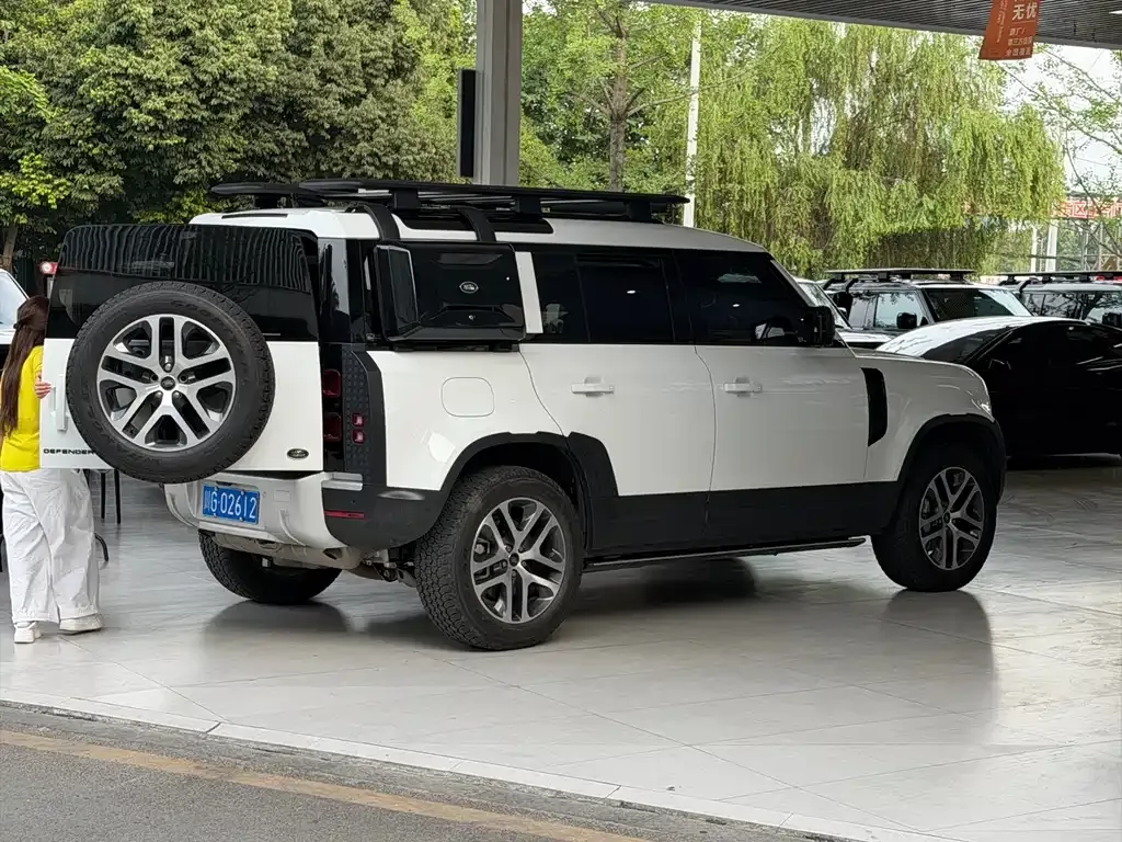 Land Rover Defender — фото 9