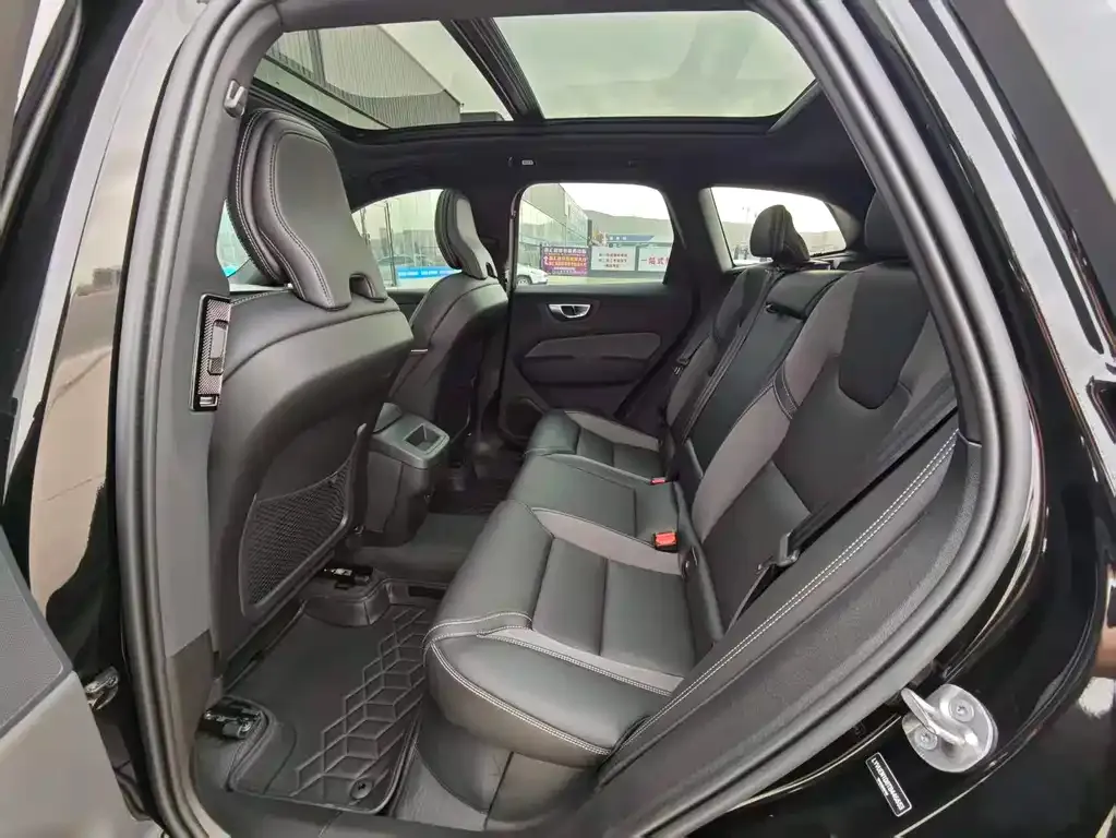 Volvo XC60 2026 из CN, фото 7