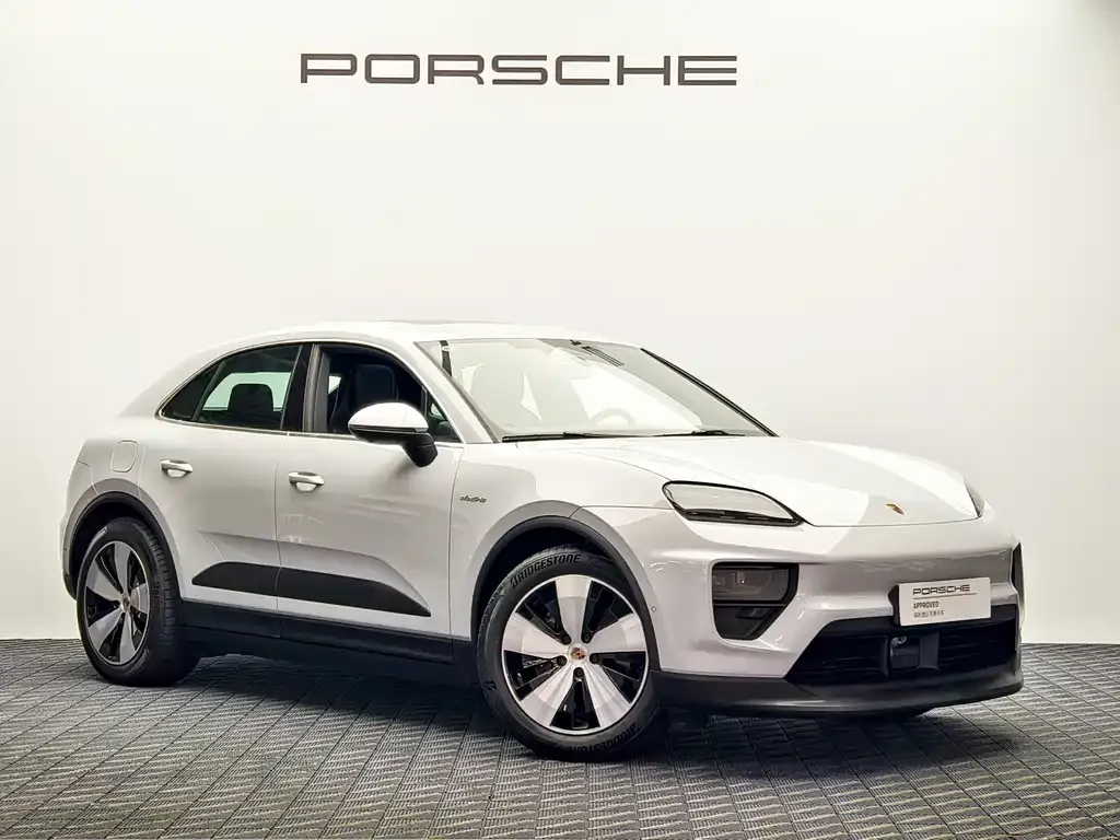 Porsche Macan EV