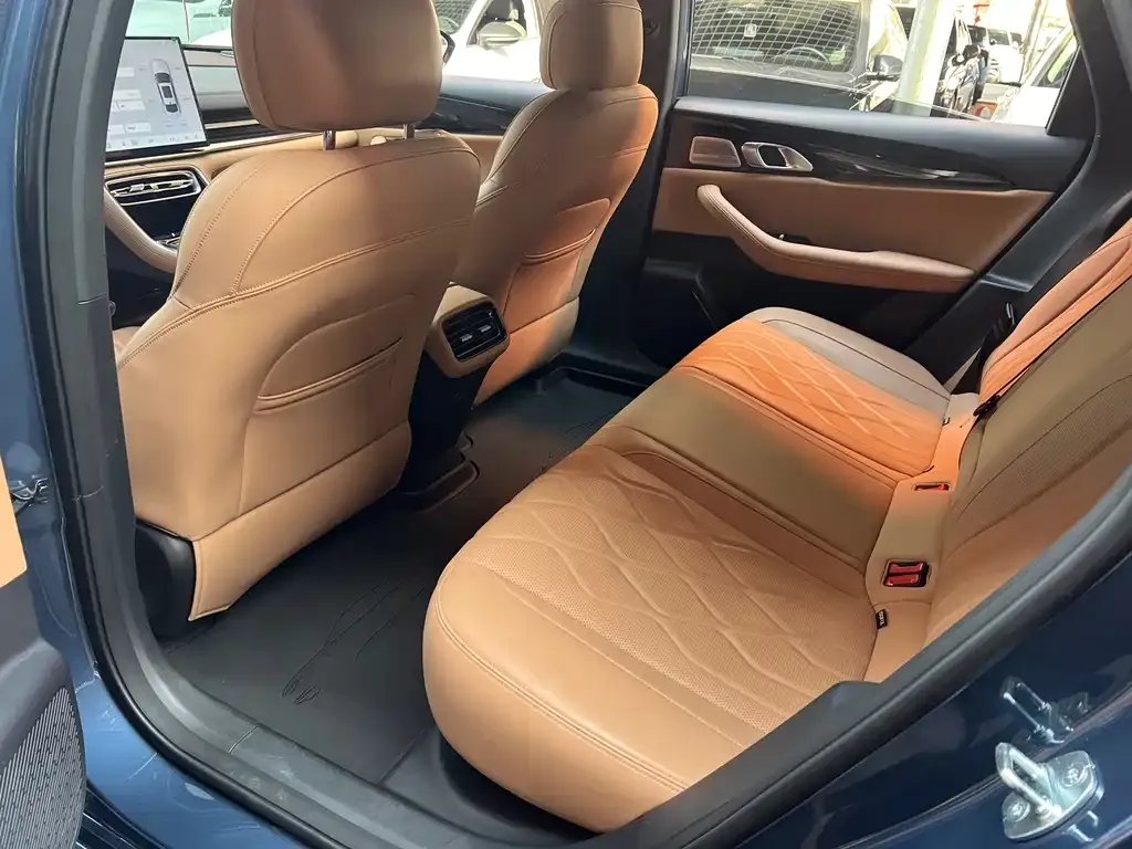 Geely Galaxy A7 — фото 10
