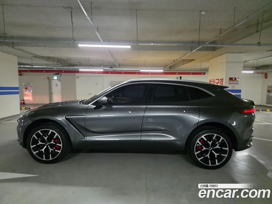 Aston Martin DBX 2021 из KR, фото 4