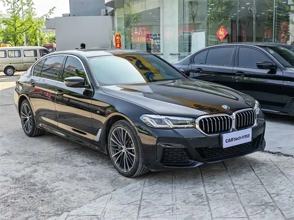 BMW 5 Series — фото 7