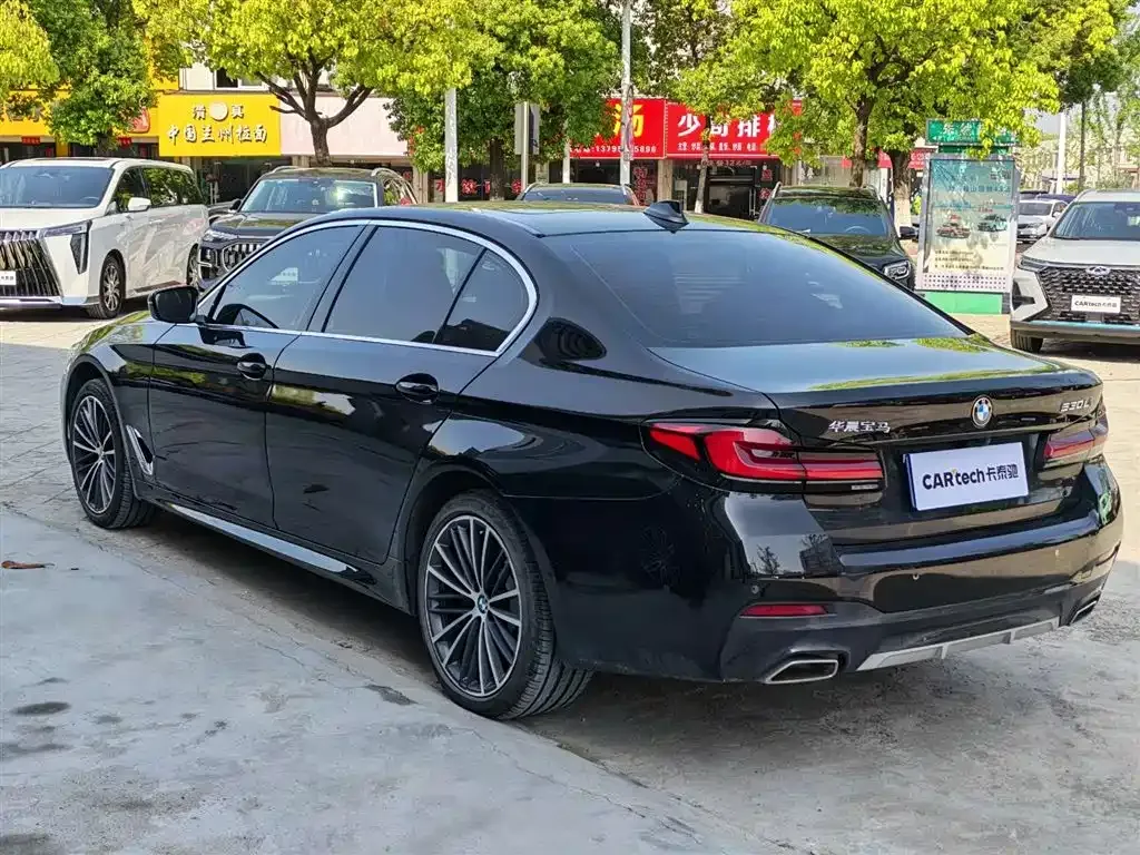 BMW 5 Series — фото 5