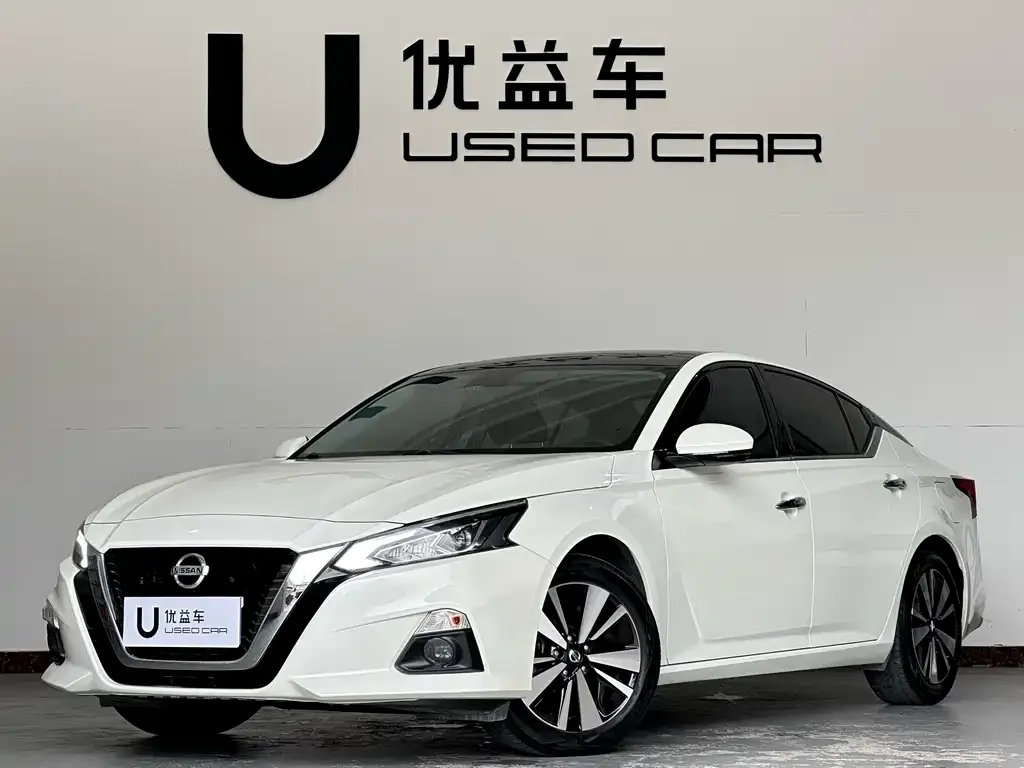 Nissan Teana — фото 1