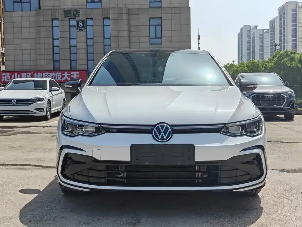 Volkswagen Golf 2023 из CN, фото 5